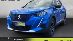 Blau/typ aussenverkleidung met Gebraucht 2023 Peugeot e-2008 GT SUV | 22.990 € (Fairer Preis)
