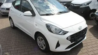 Gebraucht Hyundai i10 Select 67 PS (49 kW) 2022 Weiß Kleinwagen