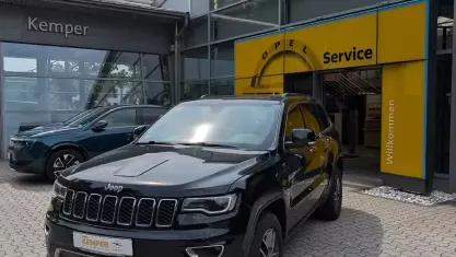 Gebraucht Jeep Grand Cherokee Limited 250 PS (183 kW) 2017 Schwarz metallic SUV