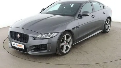 Gebraucht Jaguar XE R-Sport 180 PS (132 kW) 2019 Grau Limousine