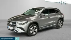 Mountaingrau Gebraucht 2024 Mercedes GLA200 SUV | 40.450 € (Fairer Preis)