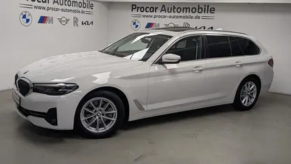 Gebraucht BMW 520 Sport Line 190 PS (139 kW) 2023 Weiß Kombi