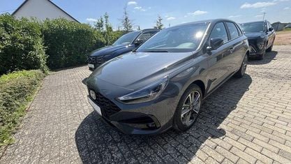 Gebraucht Hyundai i30 Advantage 140 PS (102 kW) 2025 Ecotronic grey Limousine