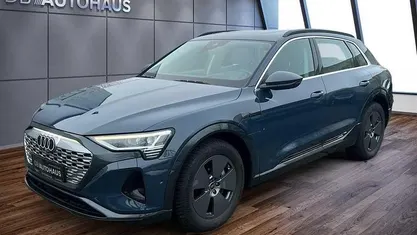 Gebraucht Audi Q8 e-tron Advanced 300 kW (408 PS) 2024 Blau SUV