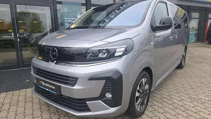 Lack grau artense/typ aussenve Gebraucht 2024 Opel Zafira Edition Van / Kleinbus | 31.590 € (Superpreis)