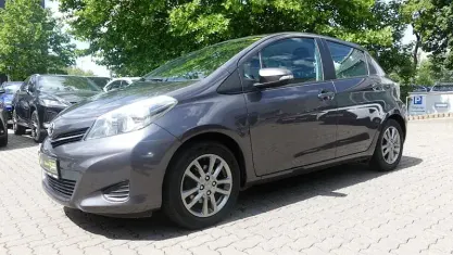 Gebraucht Toyota Yaris Edition 99 PS (72 kW) 2013 Grau Kleinwagen