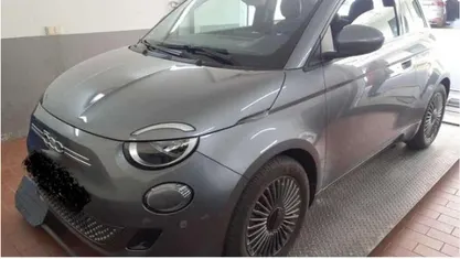 Usata Fiat 500e Icon 86 kW (118 CV) 2022 Grigio Utilitaria