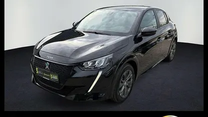 Lackierung schwarz perla nera/ Gebraucht 2021 Peugeot 208 Active Kleinwagen | 14.690 € (Fairer Preis)