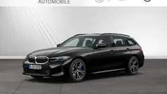 Saphirschwarz metallic Gebraucht 2024 BMW 330e M Sport Kombi | 49.499 € (Fairer Preis)