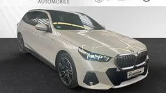 Mineralweiss Gebraucht 2024 BMW 520 Comfort Edition Kombi | 52.800 € (Superpreis)