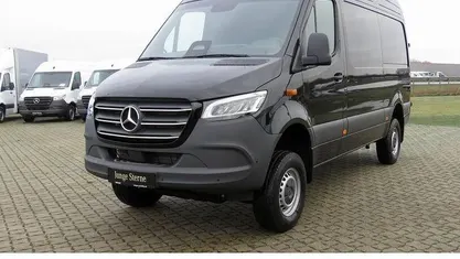 Gebraucht Mercedes Sprinter 190 PS (139 kW) 2024 Schwarz Van