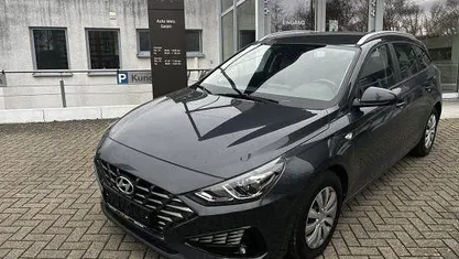 Dark knight Gebraucht 2023 Hyundai i30 Select Kombi | 17.990 € (Guter Preis)