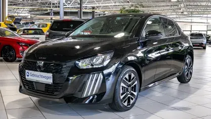 Usata Peugeot 208 Allure 101 CV (74 kW) 2025 Nero Utilitaria