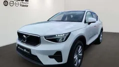 Crystal white / metallic Gebraucht 2024 Volvo XC40 Core SUV | 33.990 € (Superpreis)