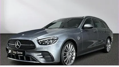 Grau Gebraucht 2022 Mercedes E300 AMG line Limousine | 41.880 € (Fairer Preis)