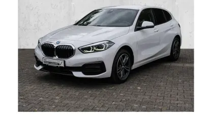 Gebraucht BMW 118 Shadowline 136 PS (100 kW) 2023 Weiß Limousine