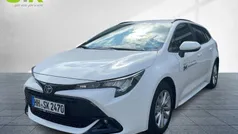 Schneeweiß Gebraucht 2023 Toyota Corolla Comfort Kombi | 25.890 € (Superpreis)