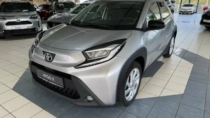 Gebraucht Toyota Aygo X 72 PS (52 kW) 2024 Silber SUV