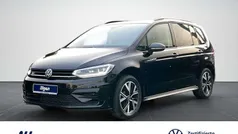 Schwarz Gebraucht 2024 VW Touran Highline Van / Kleinbus | 37.860 € (Fairer Preis)