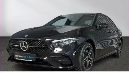 Gebraucht Mercedes A250 Premium 163 PS (119 kW) 2023 Schwarz Limousine