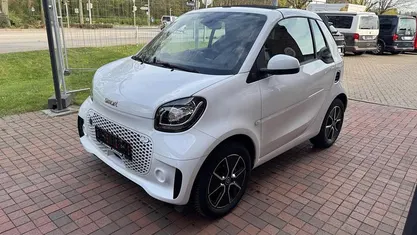 Gebraucht Smart ForTwo Electric Drive Passion 60 kW (82 PS) 2021 Weiß (tridionsicherheitszelle weiss / bodypanels in whi) Cabrio