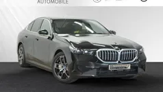 Saphirschwarz metallic Gebraucht 2024 BMW 550e Limousine | 69.900 € (Guter Preis)