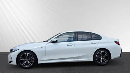 Gebraucht BMW 318 M Sport 150 PS (110 kW) 2025 Weiss Limousine
