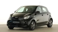 Schwarz Gebraucht 2021 Smart ForFour Electric Drive Limousine | 9.331 € (Fairer Preis)