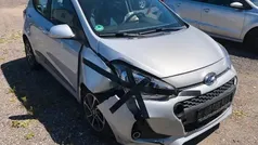 Sleek silver Gebraucht 2017 Hyundai i10 Style Kleinwagen | 4.280 €