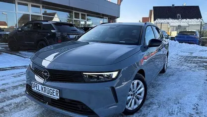 Neu Opel Astra Edition 131 PS (96 kW) 2026 Grau Kombi