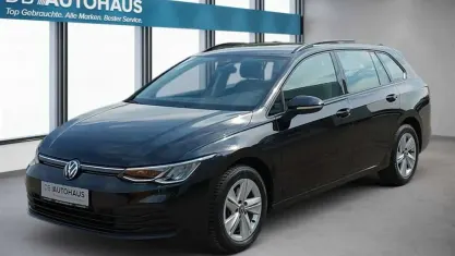 Second-hand VW Golf VIII Life 116 CP (85 kW) 2023 Negru Break