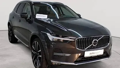 Gebraucht Volvo XC60 Inscription 197 PS (144 kW) 2022 Pine grey metallic SUV