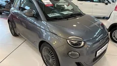 Grau Gebraucht 2022 Fiat 500e Kleinwagen | 19.900 € (Fairer Preis)