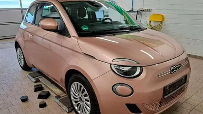 Gold Gebraucht 2023 Fiat 500e Kleinwagen | 23.999 € (Guter Preis)