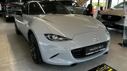 Neu Mazda MX5 Homura-Line 136 PS (100 kW) 2025 Aero grey Cabrio
