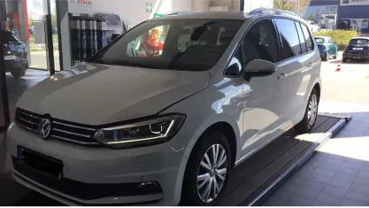 Gebraucht VW Touran Join 150 PS (110 kW) 2019 Weiss Van / Kleinbus