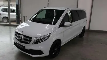 Weiß Gebraucht 2019 Mercedes V300 Avantgarde Edition Van / Kleinbus | 56.900 € (Etwas zu teuer)