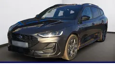 Gebraucht 2023 Ford Focus ST-Line X Limousine | 22.880 € (Fairer Preis)
