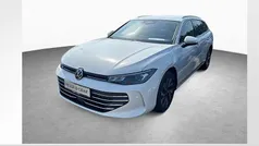Pure white Gebraucht 2024 VW Passat Business Kombi | 37.290 € (Superpreis)