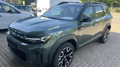 Neu Dacia Bigster Journey 156 PS (114 kW) 2026 Zieder grün/dach schwarz SUV