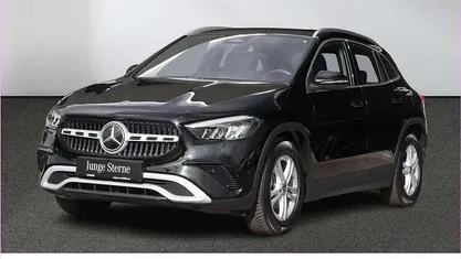 Schwarz Gebraucht 2024 Mercedes GLA200 SUV | 32.880 € (Superpreis)