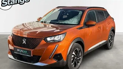 Gebraucht Peugeot e-2008 Allure 100 kW (136 PS) 2021 Orange SUV