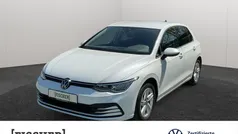 Gebraucht 2023 VW Golf VIII Life Limousine | 26.888 € (Fairer Preis)