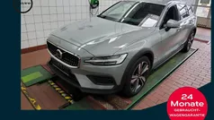 Gebraucht 2023 Volvo V60 CC Plus Kombi | 36.990 € (Guter Preis)