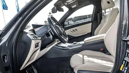 Gebraucht BMW 330e M Sport 292 PS (214 kW) 2024 Kombi