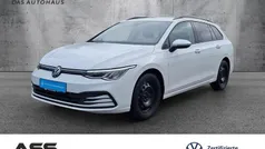Pure white Gebraucht 2023 VW Golf VIII Life Kombi | 17.790 € (Fairer Preis)