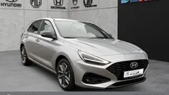 Silber Gebraucht 2024 Hyundai i30 Advantage Limousine | 27.970 € (Fairer Preis)