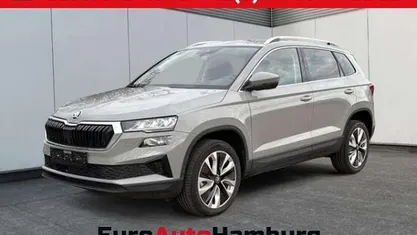 Graphitegrau metallic/grau Neu 2025 Skoda Karoq Selection SUV | 36.580 € (Fairer Preis)
