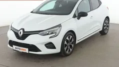 Weiß Gebraucht 2023 Renault Clio V Evolution Limousine | 15.020 € (Fairer Preis)