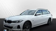 Weiss Gebraucht 2022 BMW 320e Shadowline Kombi | 30.990 € (Fairer Preis)